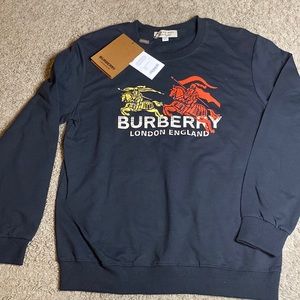 Burberry crewneck sweatshirt size XL fits like a M/L